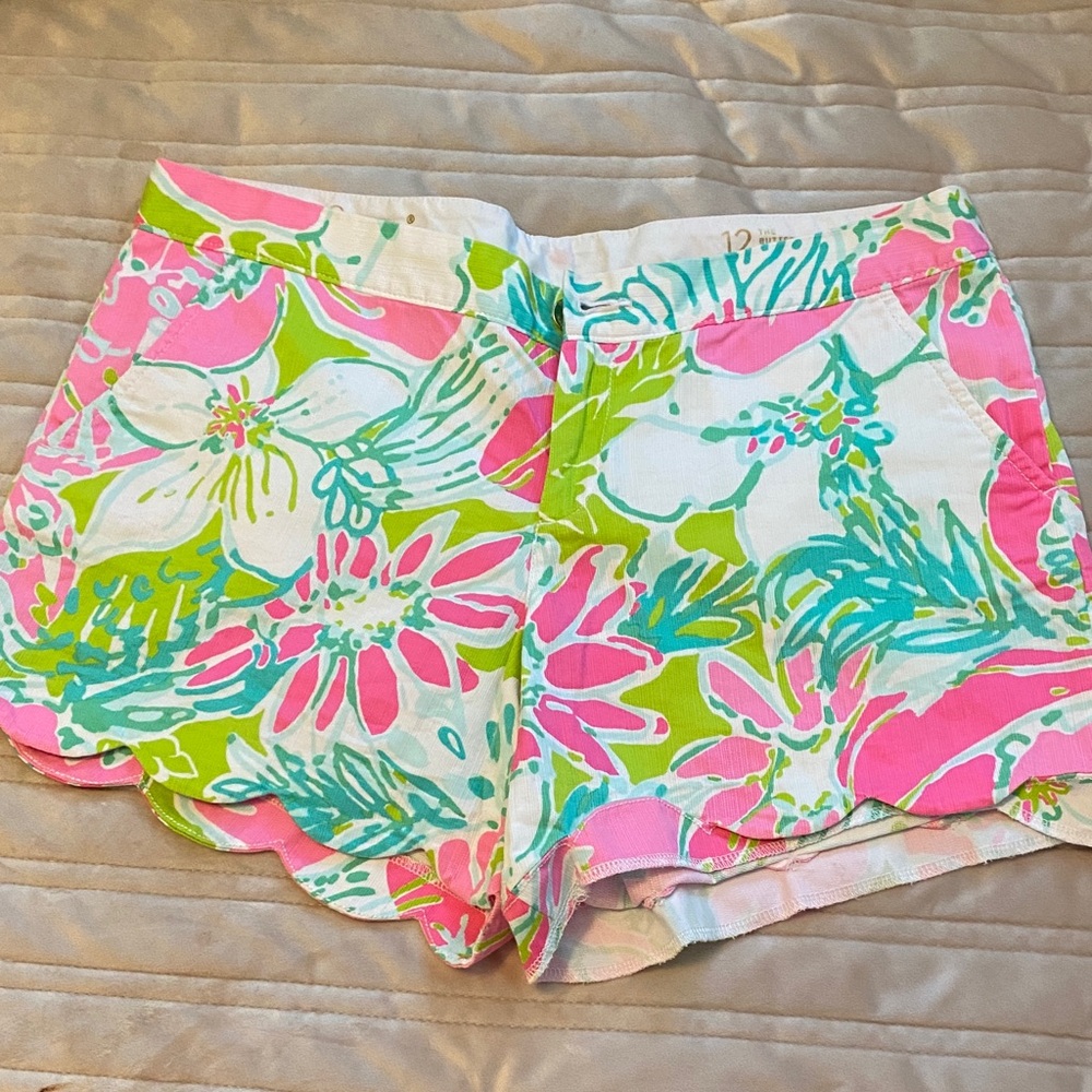 Lilly Pulitzer Buttercup Pink, Green & White Floral Scallop-Hem Shorts